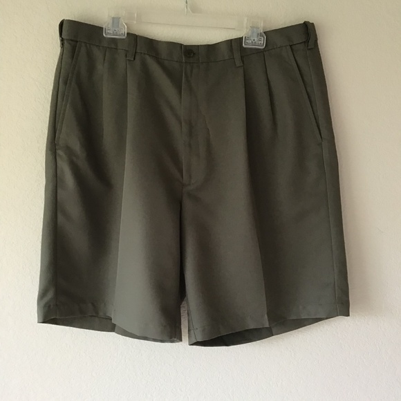 Haggar Other - HAGGAR MENS WALKING SHORTS SIZE 40